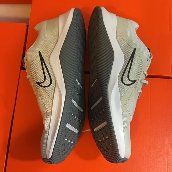 Nike Men's MC Trainer 2 Photon Dust Training Shoes
